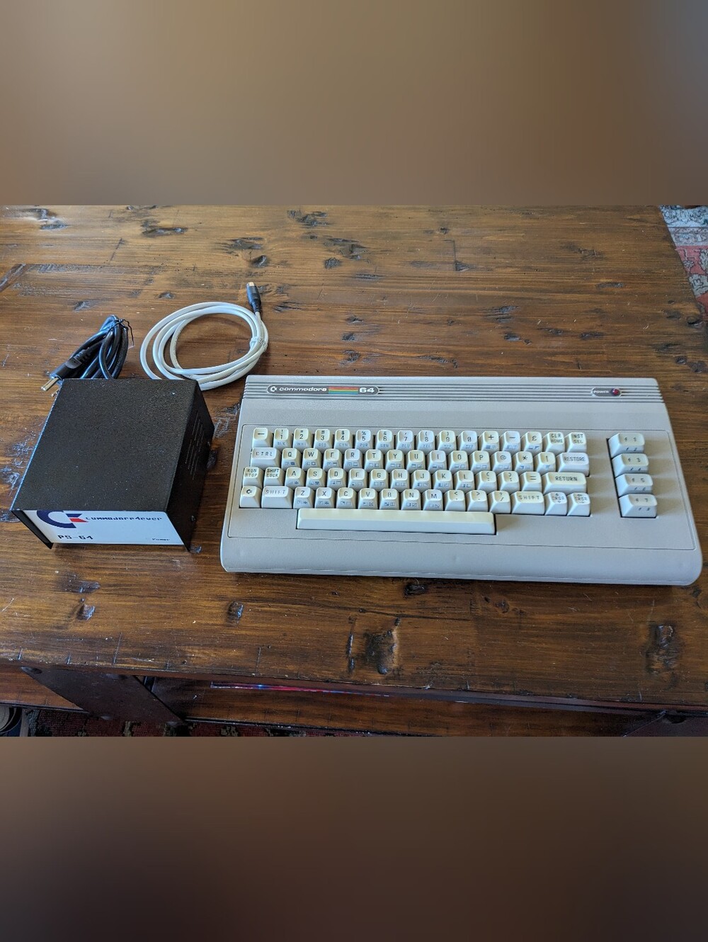 Rare Commodore 64 "Sears" model with original ivory keyboard +++
